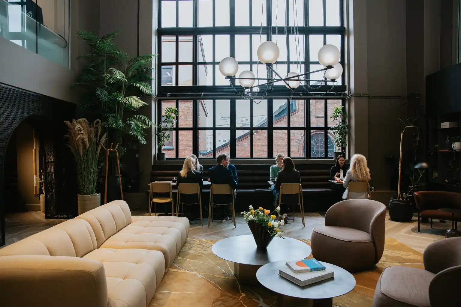 Lounge 2.JPG